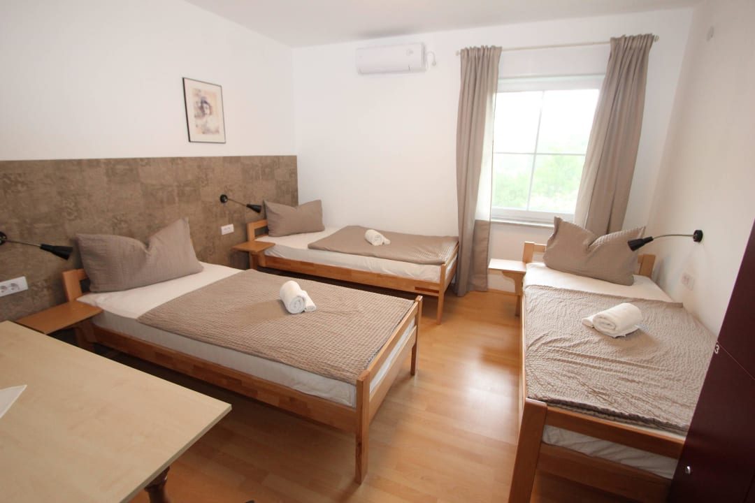 3-Bett Zimmer Ensuite The Red Door Hostel