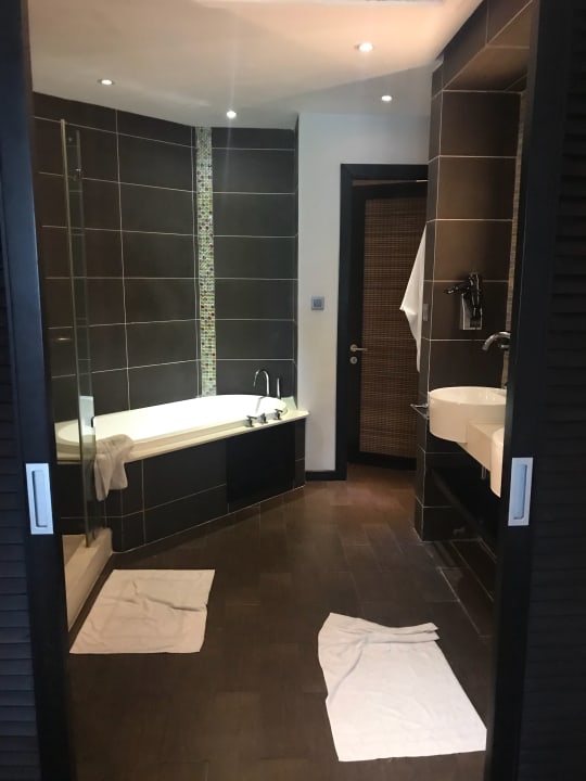 Zimmer Crystals Beach Resort Belle Mare, a member of Radisson Individuals