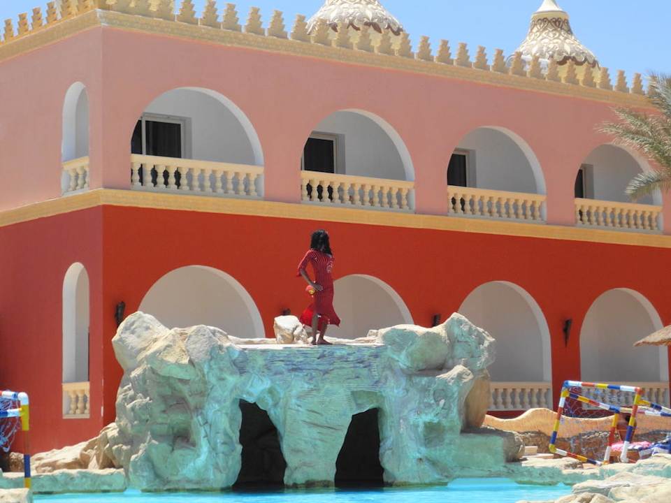 Hauptpool-Animation Pickalbatros Alf Leila Wa Leila Resort - Neverland Hurghada