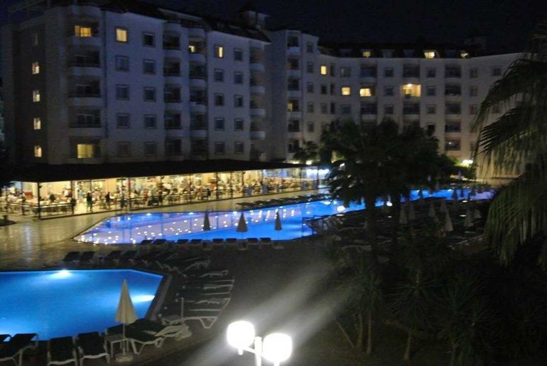 Blick von der Terrasse Hotel Royal Garden Beach