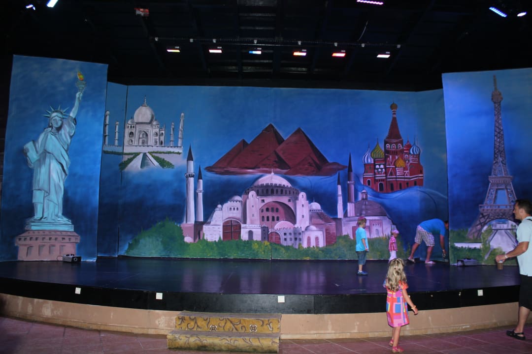 Die Kulisse für die Abendshow Seaden Sea World Resort & Spa