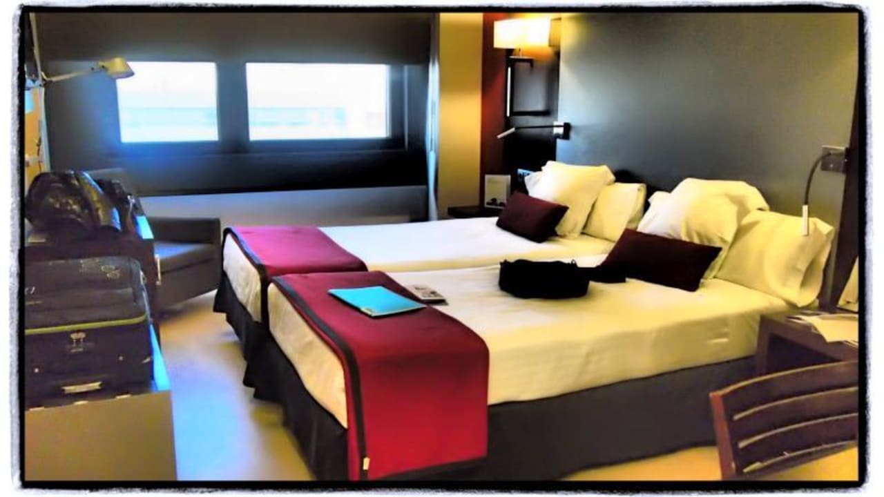Comfortable room! H10 Itaca