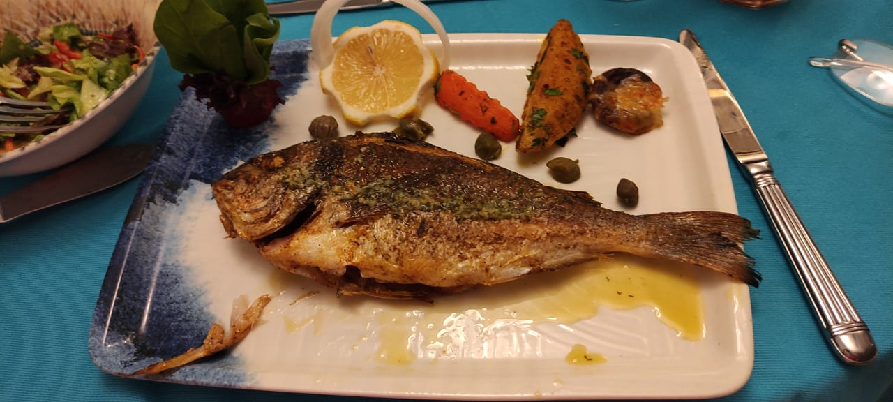 Gastro Side Breeze Hotel