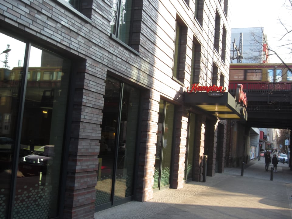 Seitlice Außenansicht Hampton by Hilton Berlin City West