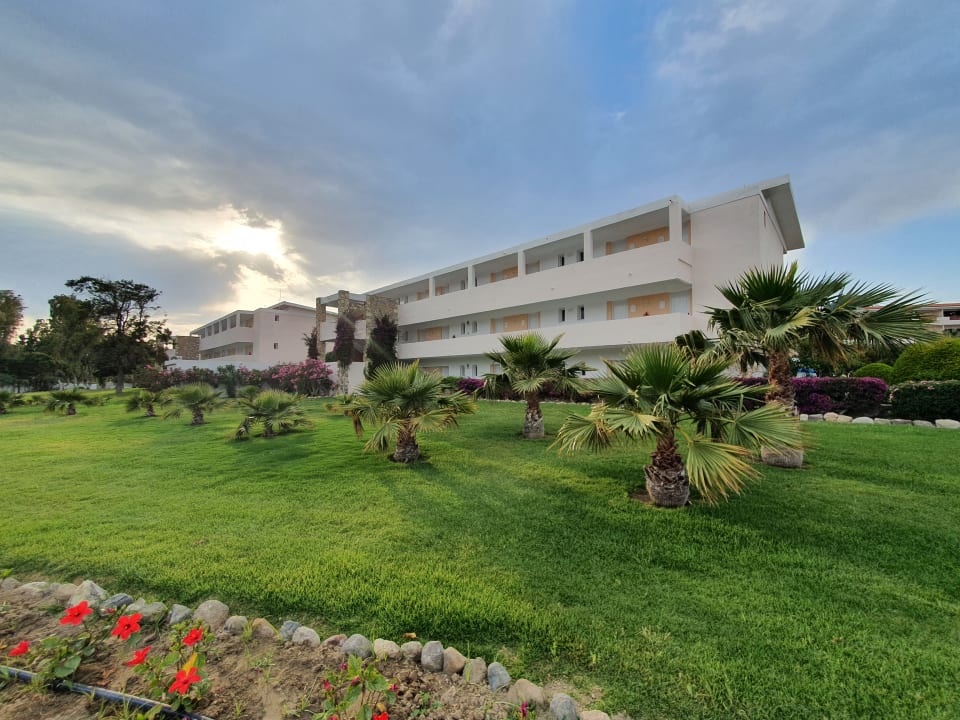 Außenansicht Mitsis Ramira