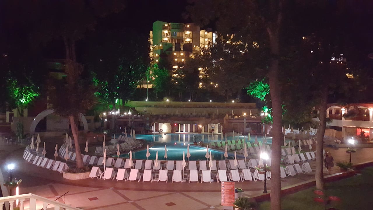Pool bei Nacht GRIFID Aqua Club Bolero