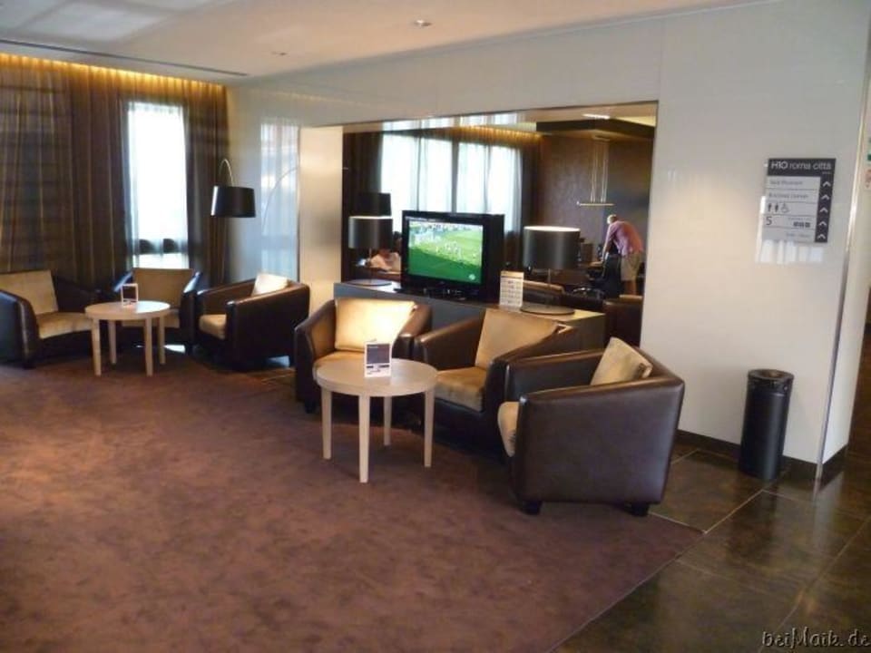 Bar und Aufenthaltsraum Hotel H10 Roma Città