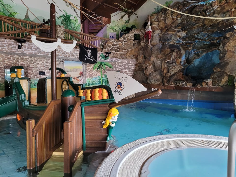 Pool ULRICHSHOF Nature · Family · Design