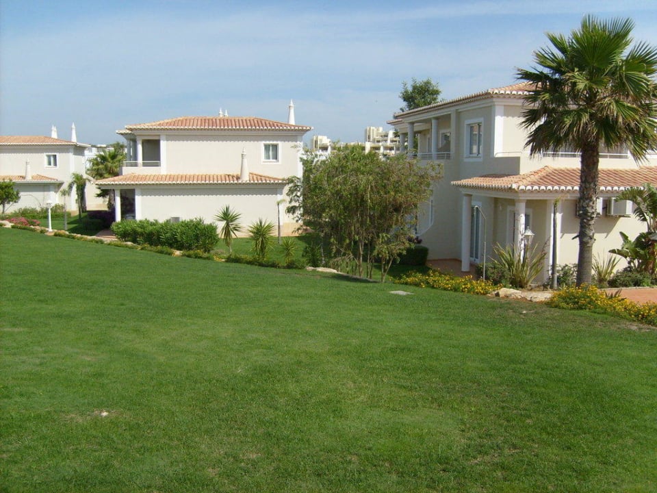 Gartenanlage mit Appartmenthäusern Hotel Clube Porto Mos