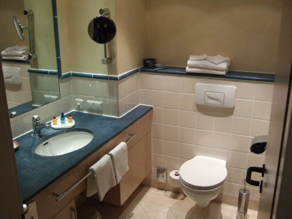 Badezimmer einer Suite Dorint Strandhotel Binz