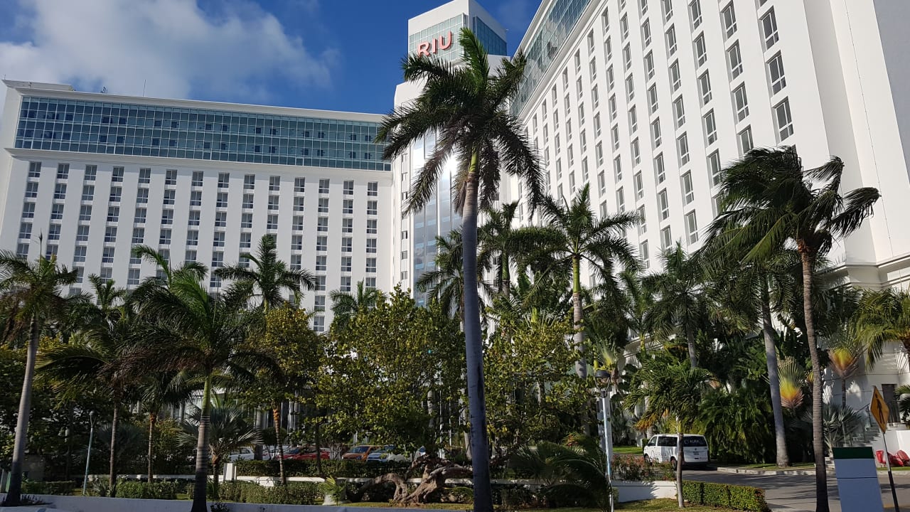 Außenansicht Hotel Riu Cancun