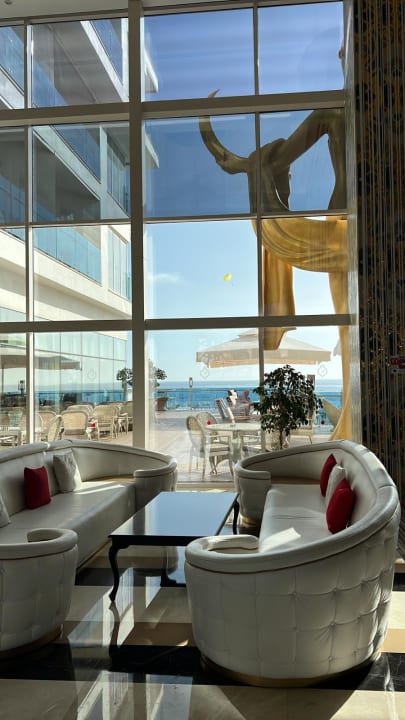 Lobby Azura Deluxe Resort & Spa Hotel