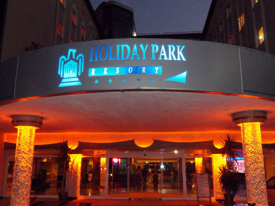 Hoteleingang Holiday Park Resort