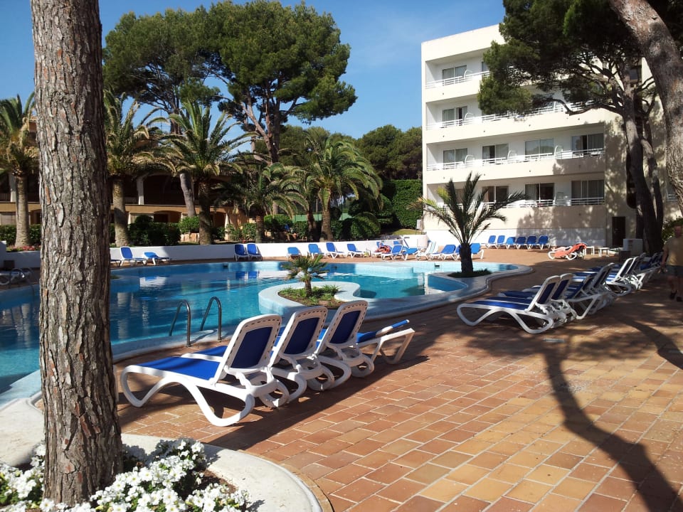 Poolbereich gegen Abend  Hotel & Spa S'Entrador Playa