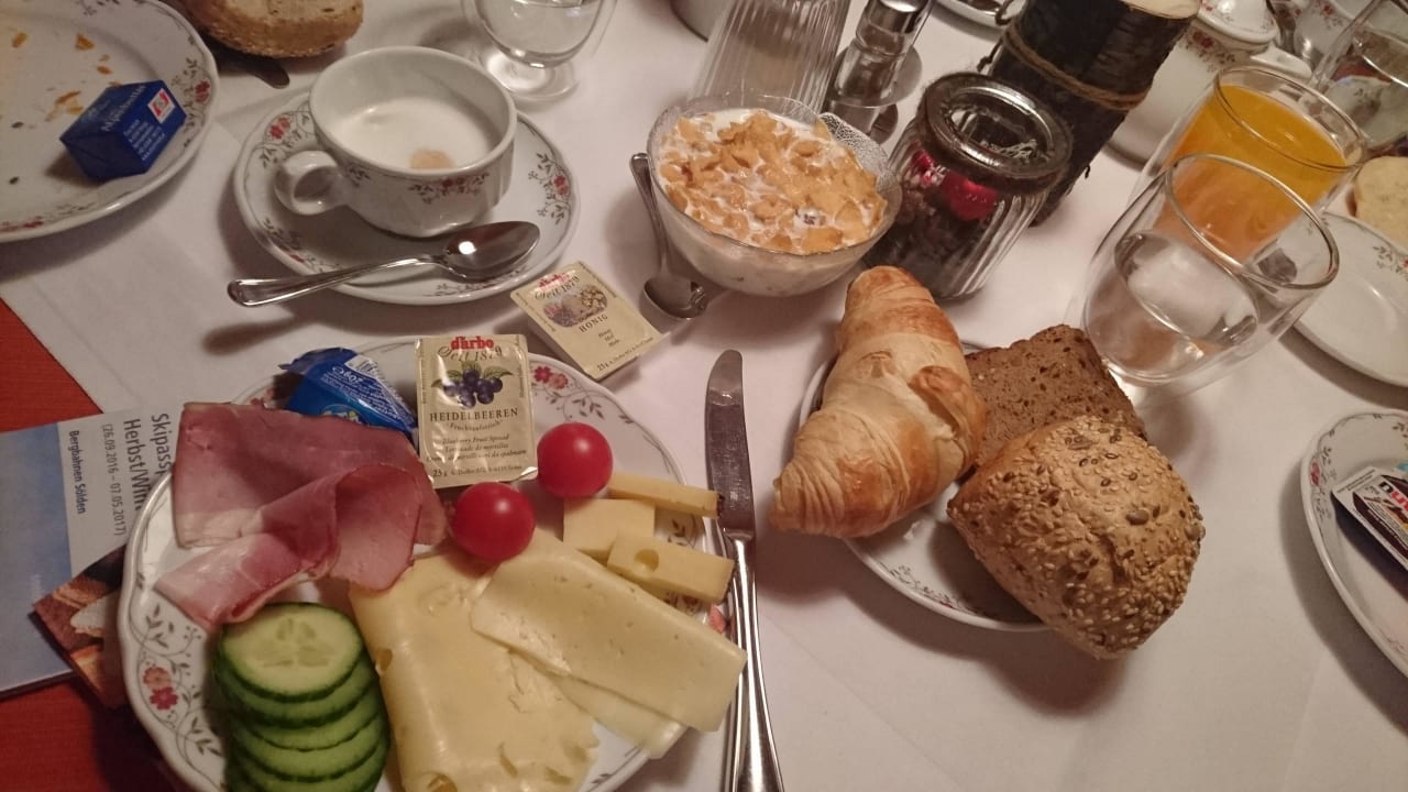 Ausbeute vom Frühstücksbuffet ;-) Gästehaus Talblick