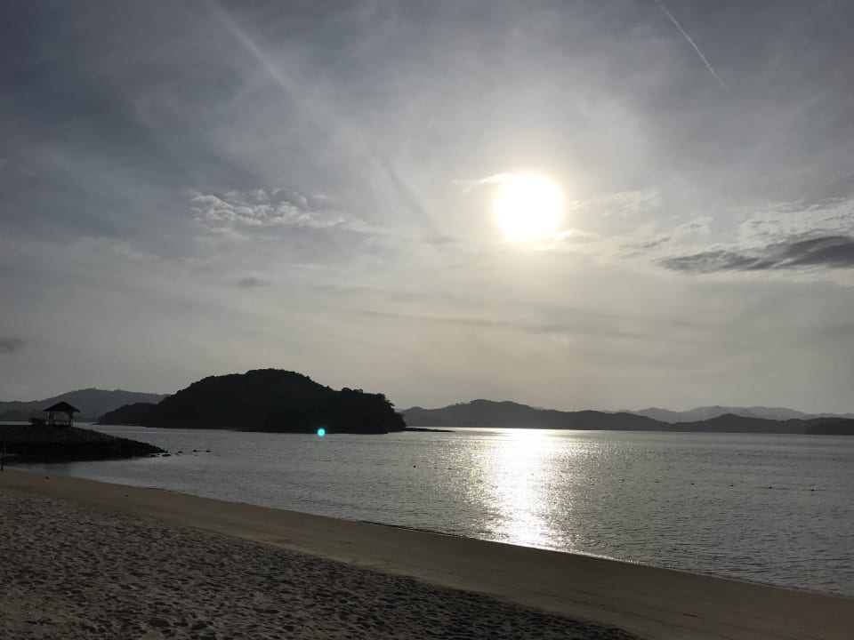 Beach Hotel Taj Rebak Island Resort