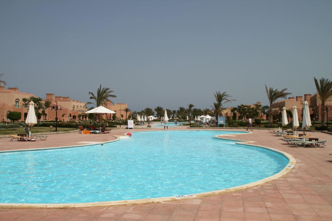 Einer von den vielen Pools Sentido Akassia Beach