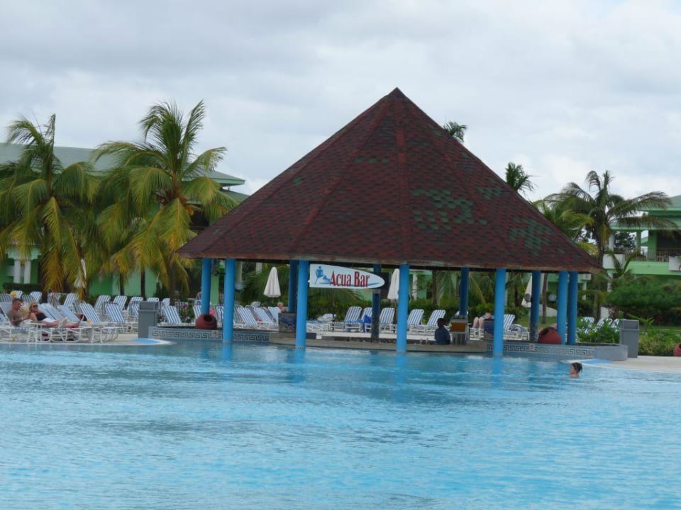 Poolbar Playa Costa Verde