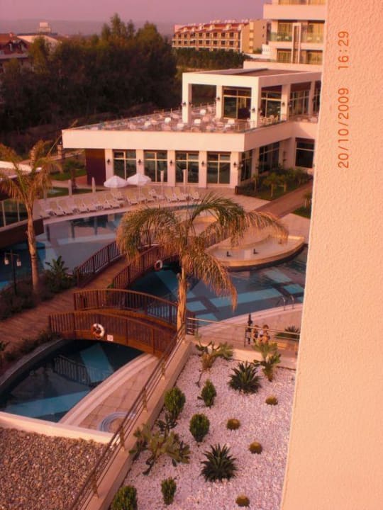 Hotel bei Dämmerung Sunis Evren Beach Resort Hotel & Spa
