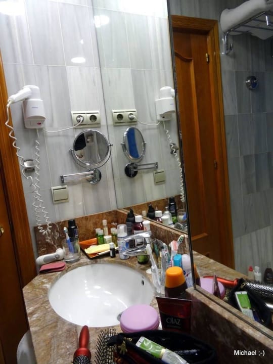 Bad Hotel Balcon de Europa