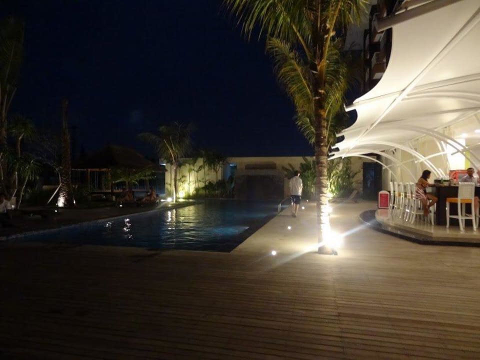 Pool area Favehotel Umalas