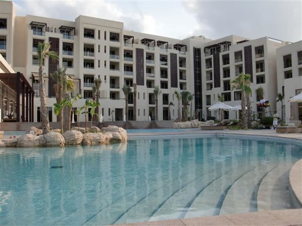 Pool Park Hyatt Abu Dhabi Hotel and Villas