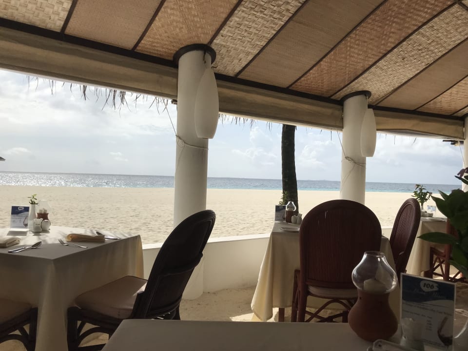Gastro Angaga Island Resort