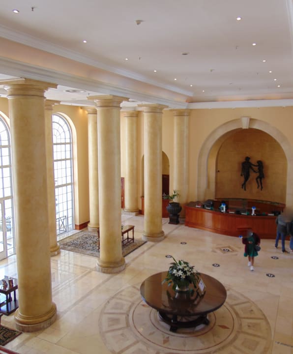 Lobby Hotel Southern Sun The Cullinan