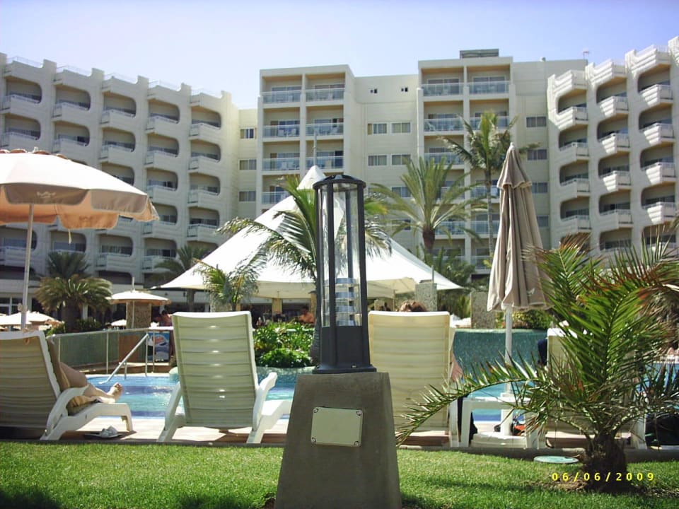 Blick auf den Innenbereich Hotel Riu Palace Tres Islas