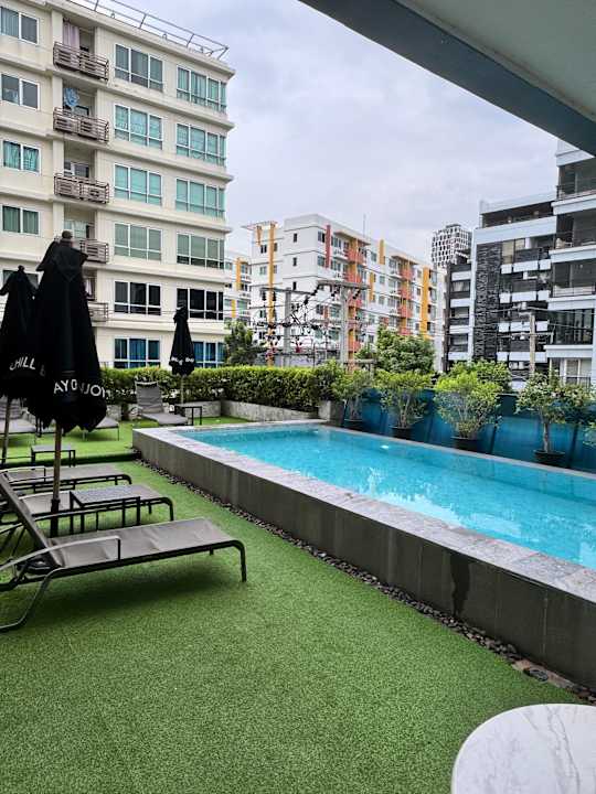 Pool Cross Vibe Bangkok Sukhumvit