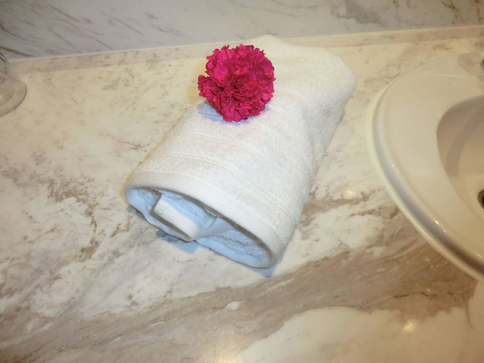 Begrüßung im Badezimmer Hotel Kalithea Mare Palace