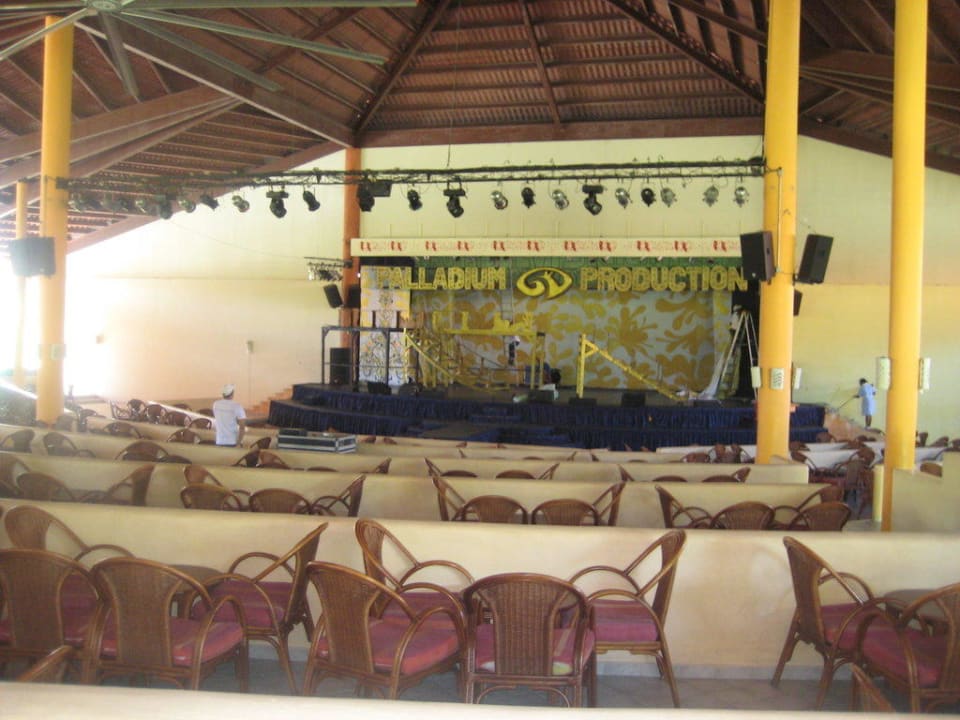 Theater Grand Palladium Select Bávaro Resort & Spa