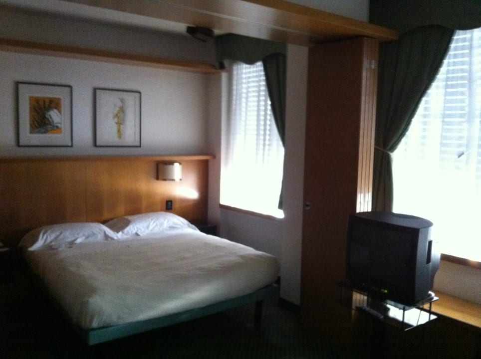 Zimmer UNAHOTELS Century Milano