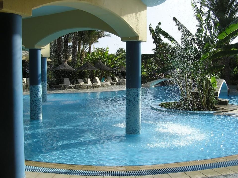 Blau/grüne Therme Atrium Palace Thalasso Spa Resort & Villas