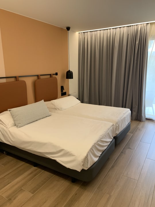 Zimmer ROBINSON CALA SERENA