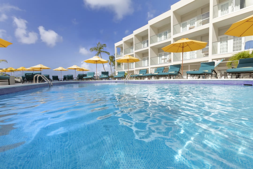 Pool Sea Breeze Beach House - All Inclusive