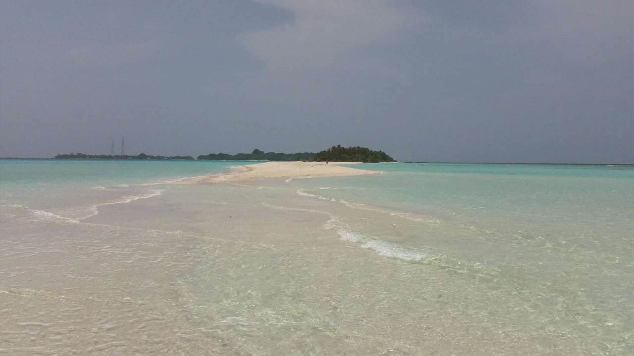 Wunderbarer weisser Sand-Strand Kuramathi Maldives