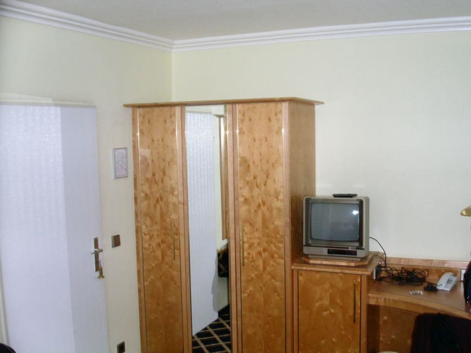 Zimmer - TV Hotel St. Paul