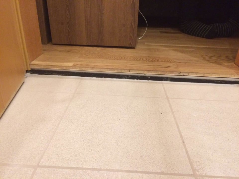 Stolperkante vom Bad zum Zimmer Gasthof Ambachhof