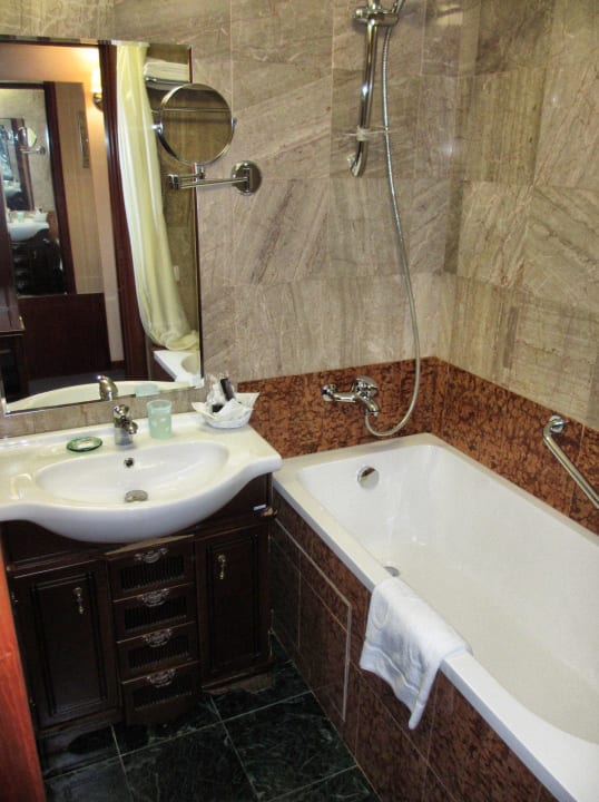 Стандартный номер санузел Grand Hotel Astrakhan