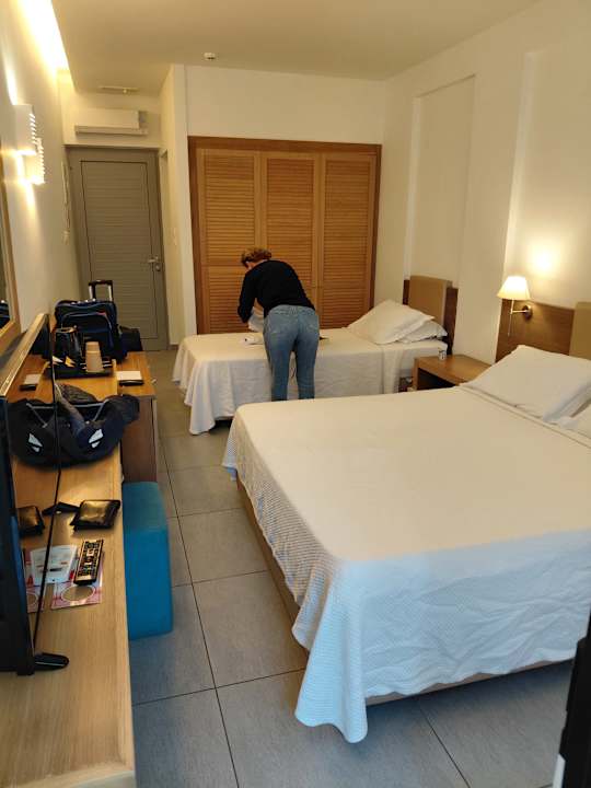 Zimmer Maritimo Beach Hotel