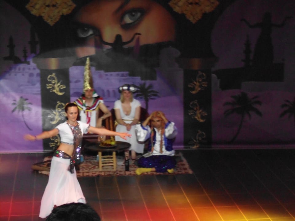 Tamara tanzt Alaiye Resort & Spa