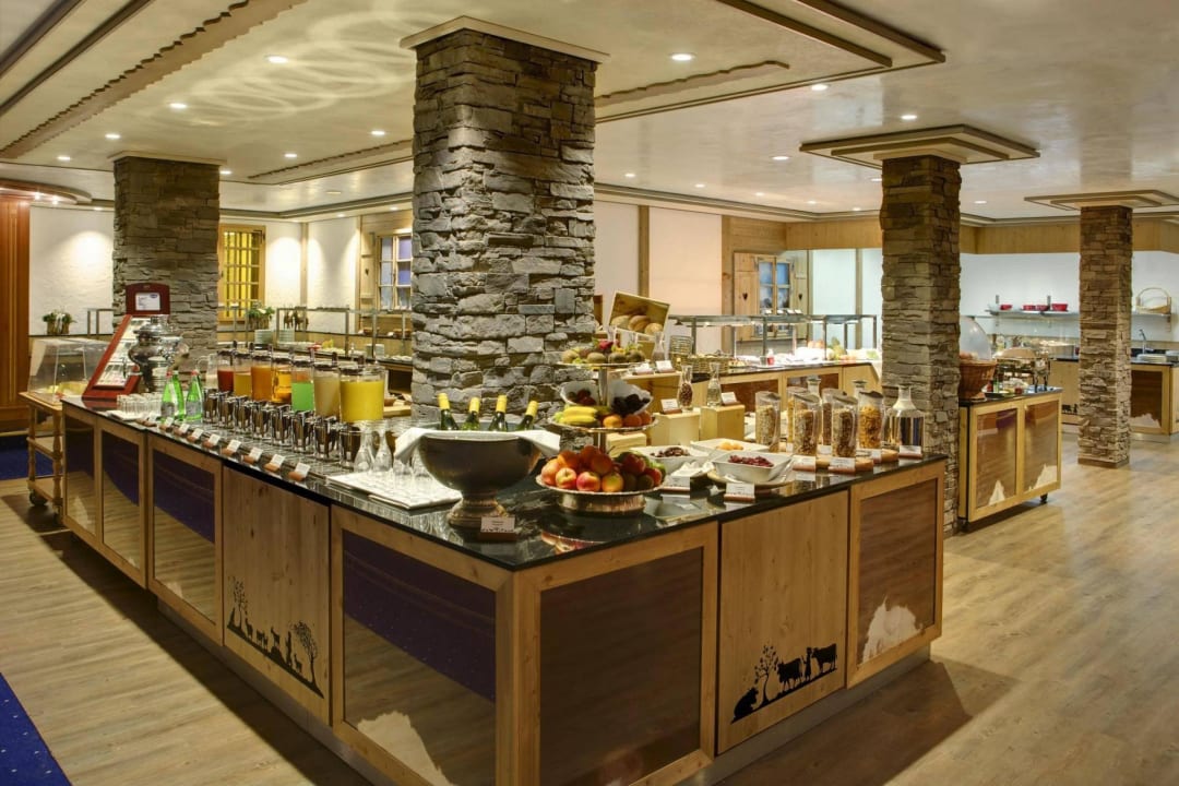 Frühstücksbuffet HUUS Hotel Gstaad
