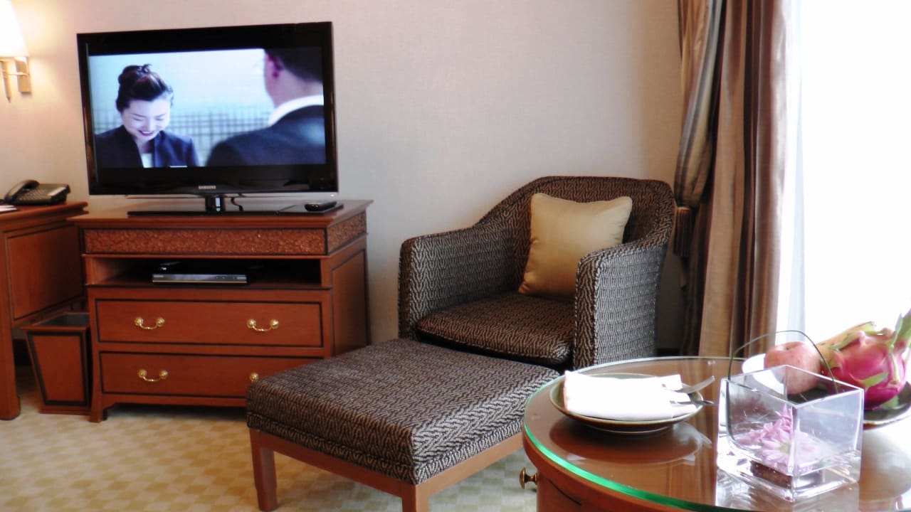FlachbildTV mit DVD-Player Shangri-La Hotel, Bangkok