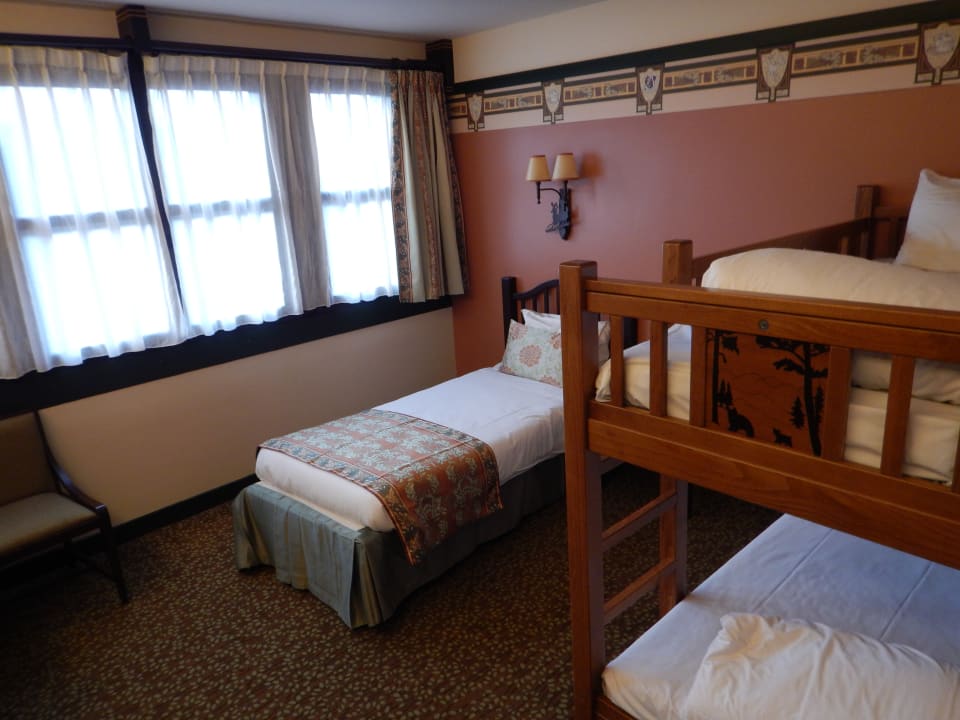 Zimmer Disney's Sequoia Lodge