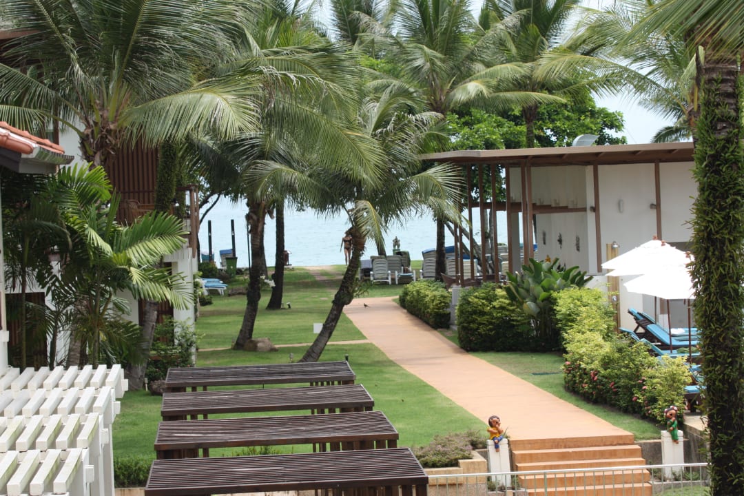 Blick zum Strand The Briza Beach Resort Khaolak
