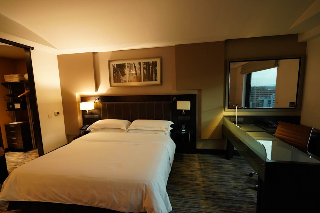 Zimmer Hampton By Hilton Bogota Airport