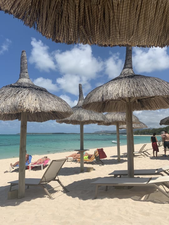 Strand Friday Attitude