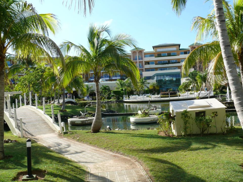 Weg zum Hoteleingang Melia Las Antillas - Adults only