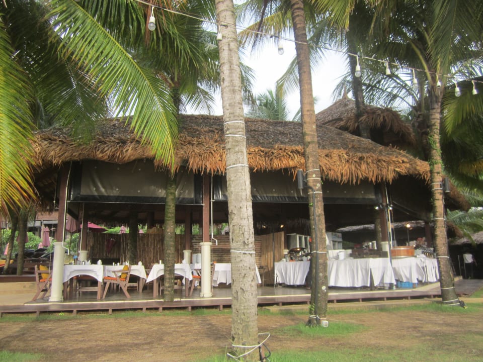 Überdache Sitzplätze Strandbar Khaolak Laguna Resort